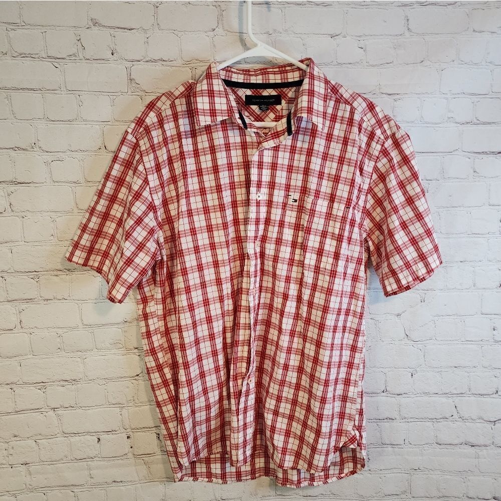 Men's Tommy Hilfiger button-down shirt, size Large